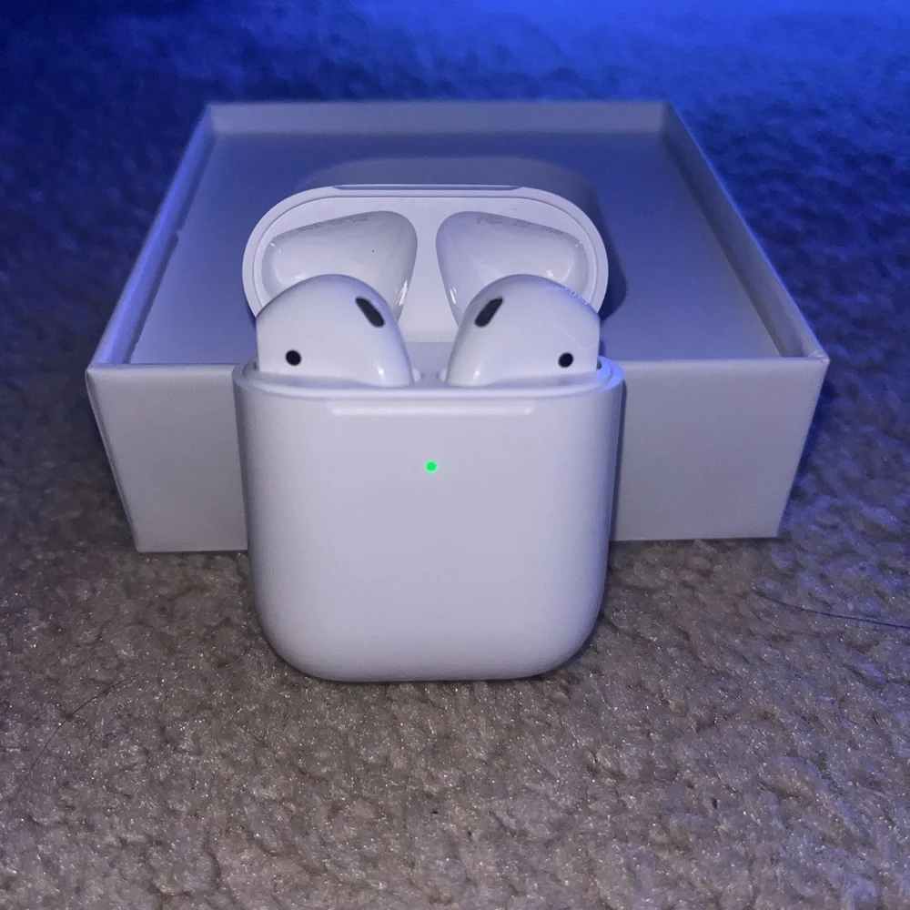 Wireless Earbuds with Charging Case - White